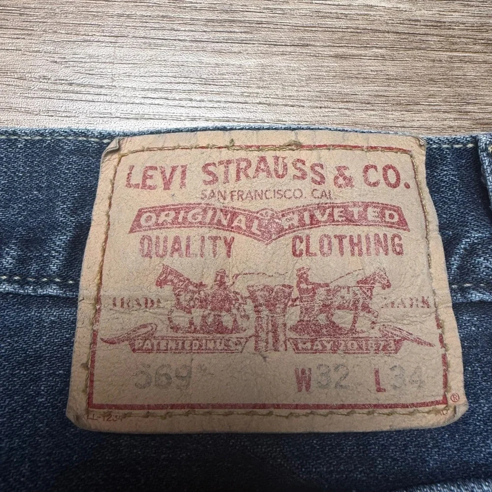Levis levi 569
